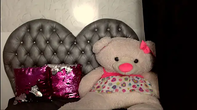 Snapshot of emma__cute__ chatting on 02-09-25, 11:04 emma cute online show from 02-09-25, 11:04