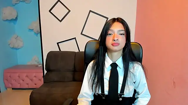 Aurora 18 online show from 11-13-25, 03:33