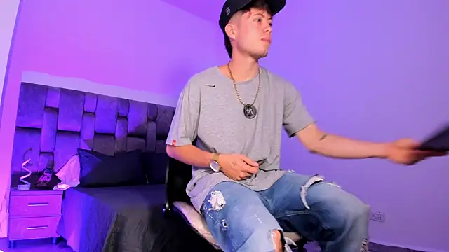 Snapshot of MarcusCollinss_ chatting on 12-27-24, 03:15 MarcusCollinss online show from 12-27-24, 03:15