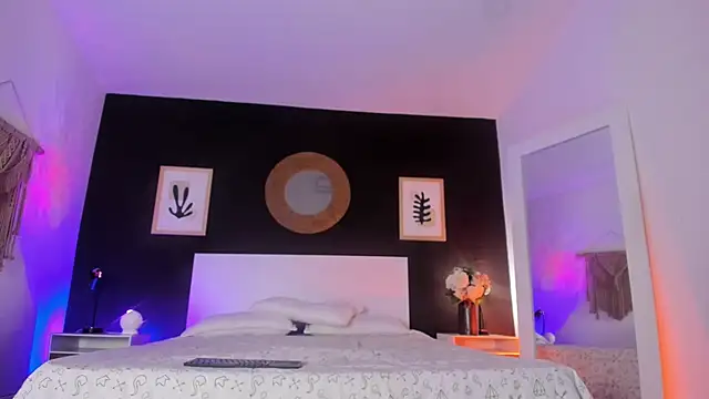 VioletPaket online show from 10-27-25, 01:48