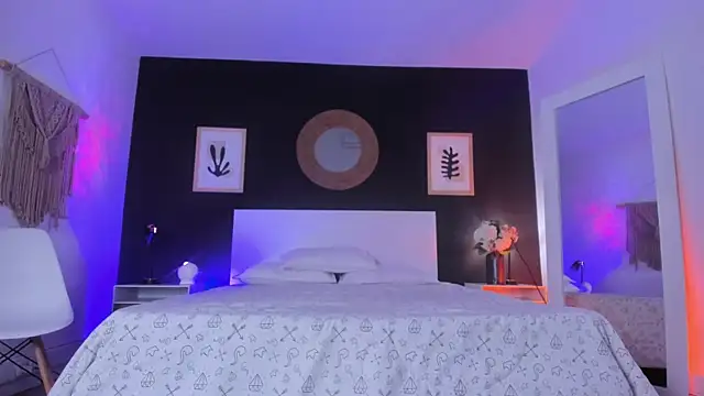 VioletPaket online show from 10-28-25, 11:36