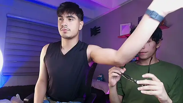 Snapshot of thiago_rockwelll chatting on 10-03-25, 07:49 thiago rockwelll online show from 10-03-25, 07:49