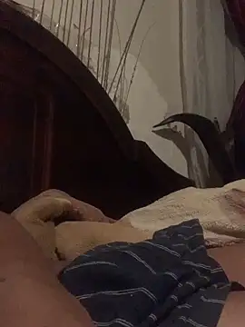 Snapshot of DManL chatting on 09-18-25, 09:06 DManL online show from 09-18-25, 09:06