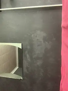 Snapshot of DManL chatting on 10-27-25, 05:44 DManL online show from 10-27-25, 05:44