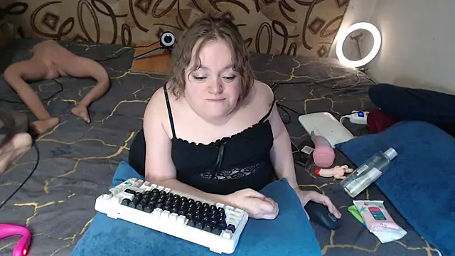 Snapshot of MiniNatalie chatting on 02-21-25, 07:34 MiniNatalie online show from 02-21-25, 07:34