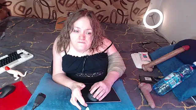 Snapshot of MiniNatalie chatting on 02-21-25, 10:39 MiniNatalie online show from 02-21-25, 10:39