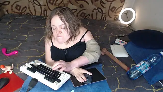 Snapshot of MiniNatalie chatting on 02-21-25, 01:44 MiniNatalie online show from 02-21-25, 01:44