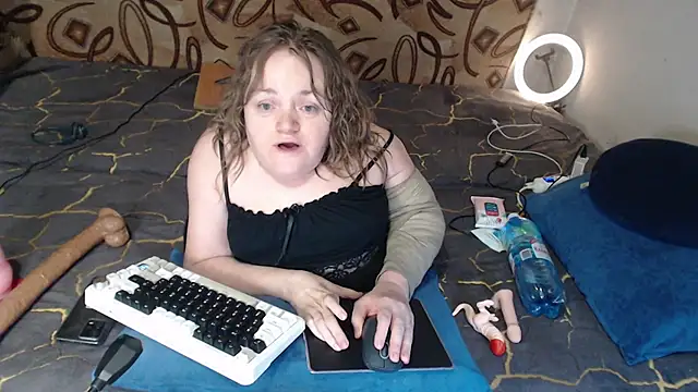 Snapshot of MiniNatalie chatting on 02-22-25, 02:41 MiniNatalie online show from 02-22-25, 02:41