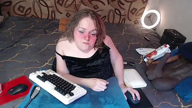 Snapshot of MiniNatalie chatting on 03-09-25, 06:06 MiniNatalie online show from 03-09-25, 06:06