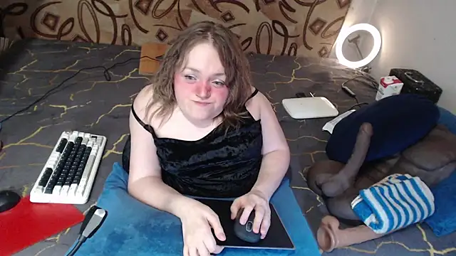 Snapshot of MiniNatalie chatting on 03-09-25, 09:13 MiniNatalie online show from 03-09-25, 09:13