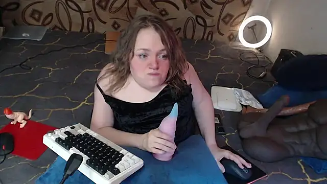 Snapshot of MiniNatalie chatting on 03-11-25, 04:32 MiniNatalie online show from 03-11-25, 04:32