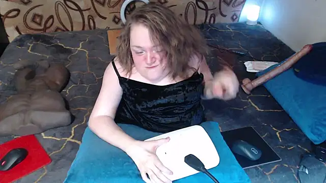 Snapshot of MiniNatalie chatting on 03-18-25, 02:04 MiniNatalie online show from 03-18-25, 02:04