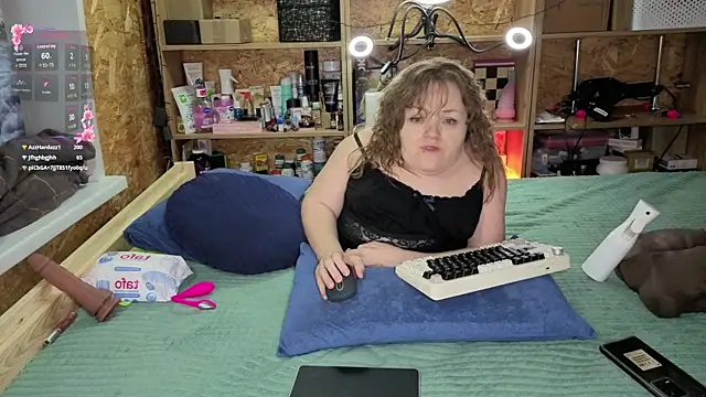 MiniNatalie online show from 12-21-25, 05:09