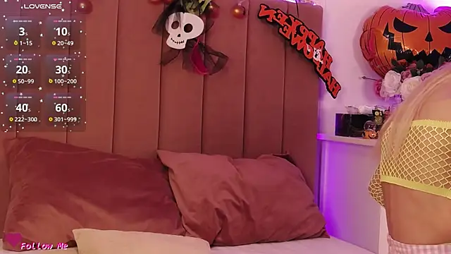 PinkySparks online show from 10-29-25, 07:37