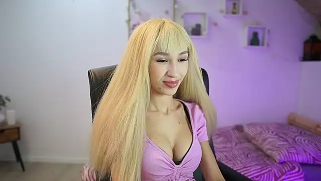 Amai  Liu online show from 11-08-25, 06:51