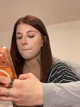 Mia-Minou online show from 03-26-26, 11:27