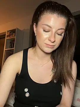 Mia-Minou online show from 04-15-26, 07:10