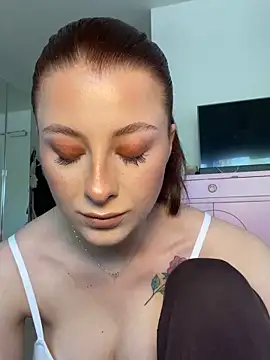 Mia-Minou online show from 04-22-26, 07:11