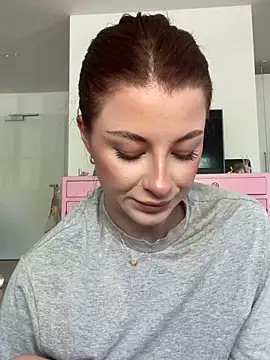 Mia-Minou online show from 04-26-26, 07:39