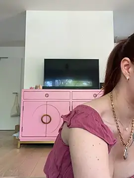 Snapshot of Mia-Minou chatting on 04-27-26, 09:40 Mia-Minou online show from 04-27-26, 09:40