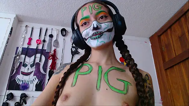 Snapshot of Eloise-brown chatting on 01-19-25, 07:37 Eloise-brown online show from 01-19-25, 07:37