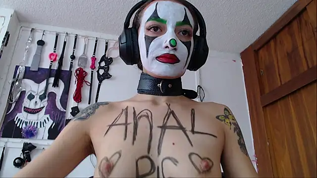 Snapshot of Eloise-brown chatting on 03-02-25, 05:25 Eloise-brown online show from 03-02-25, 05:25