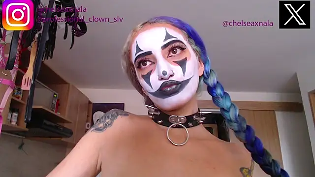 Snapshot of Eloise-brown chatting on 09-21-25, 09:05 Eloise-brown online show from 09-21-25, 09:05