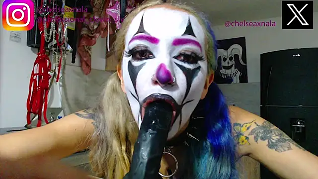 Snapshot of Eloise-brown chatting on 09-24-25, 10:57 Eloise-brown online show from 09-24-25, 10:57