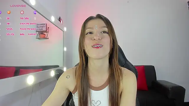 Snapshot of roxanne_jones1 chatting on 11-08-25, 07:34 roxanne jones1 online show from 11-08-25, 07:34