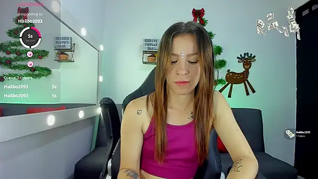 Snapshot of roxanne_jones1 chatting on 12-15-25, 07:51 roxanne jones1 online show from 12-15-25, 07:51