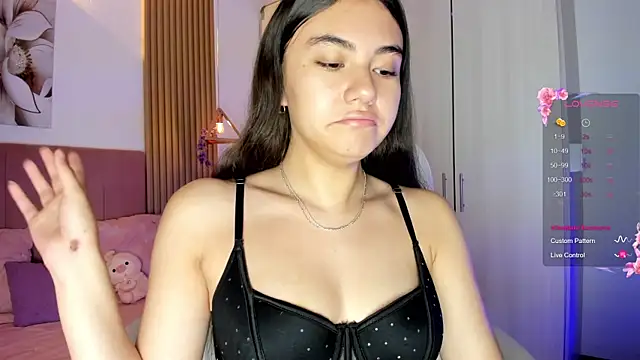 mia nevaeh online show from 04-24-26, 10:12