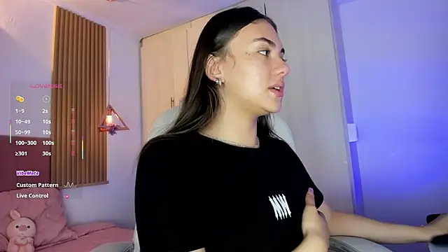 mia nevaeh online show from 07-11-26, 08:44
