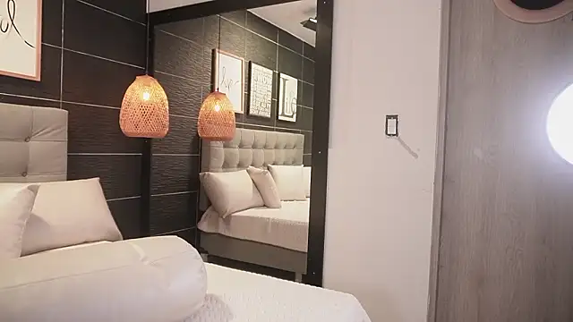 Bella TS  online show from 01-31-26, 10:08