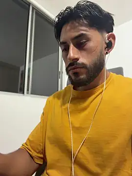 Snapshot of alexxxmachine chatting on 05-11-26, 11:57 alexxxmachine online show from 05-11-26, 11:57