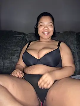 Snapshot of MissAriisback chatting on 11-21-25, 12:37 MissAriisback online show from 11-21-25, 12:37