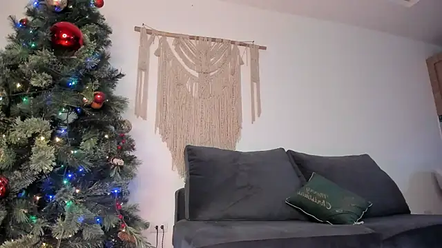 Snapshot of molly_cams8 chatting on 12-31-24, 01:57 molly cams8 online show from 12-31-24, 01:57