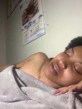 Snapshot of KimiAqua chatting on 02-19-25, 12:35 KimiAqua online show from 02-19-25, 12:35