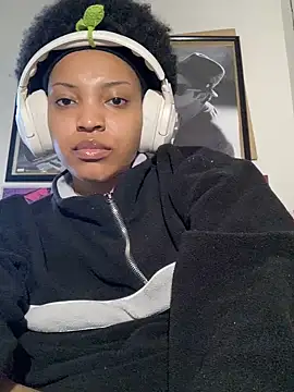 Snapshot of KimiAqua chatting on 02-24-25, 06:04 KimiAqua online show from 02-24-25, 06:04