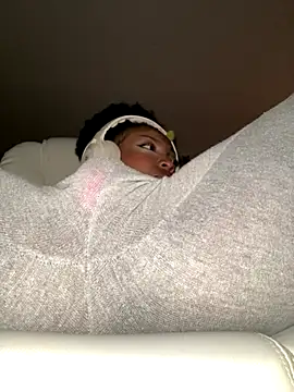 KimiAqua online show from 11-30-25, 10:03