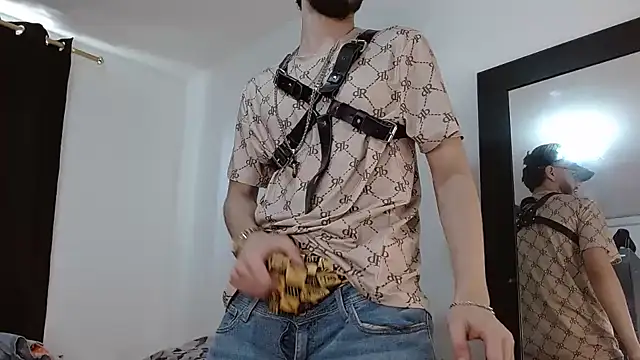 Snapshot of badanyboy chatting on 11-07-25, 08:42 badanyboy online show from 11-07-25, 08:42