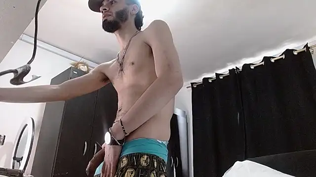 Snapshot of badanyboy chatting on 11-29-25, 12:30 badanyboy online show from 11-29-25, 12:30