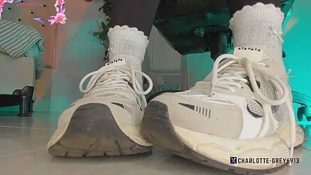 charlotte  grey online show from 02-17-26, 08:26