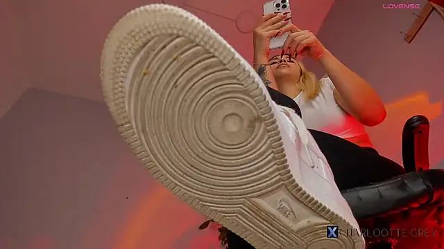 charlotte  grey online show from 04-11-26, 08:13