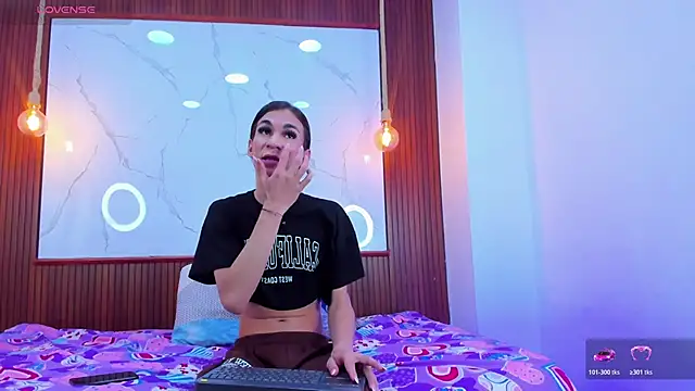 Mia thompson 19 online show from 03-12-26, 08:04