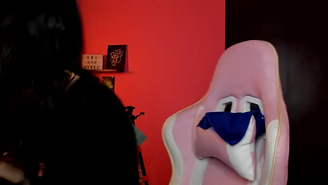 Juanadearco5 online show from 11-14-25, 10:07