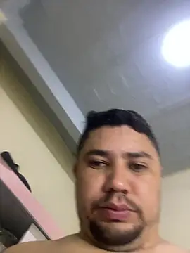 Snapshot of mayemarc chatting on 11-02-25, 11:40 mayemarc online show from 11-02-25, 11:40