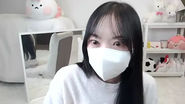 momo room online show from 04-04-26, 12:24