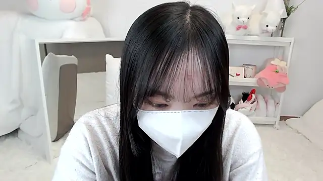 momo room online show from 04-17-26, 12:52