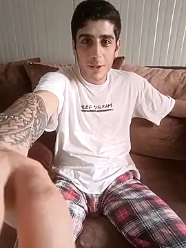 arenn1997 online show from 04-25-26, 01:41