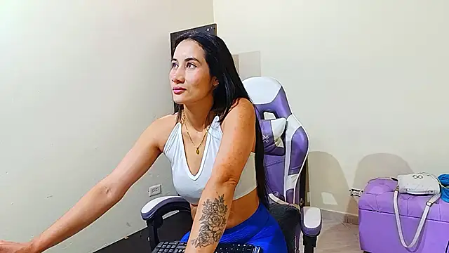 Snapshot of Cataleyalove_ADY chatting on 02-22-26, 11:36 Cataleyalove ADY online show from 02-22-26, 11:36